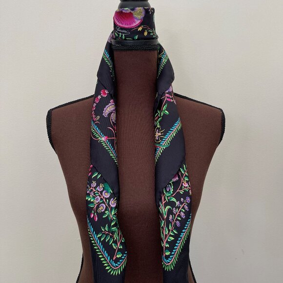 Display #2 Gucci Floral Black Green Multicolor Flora Silk Scarf Wrap - Picture 10 of 12